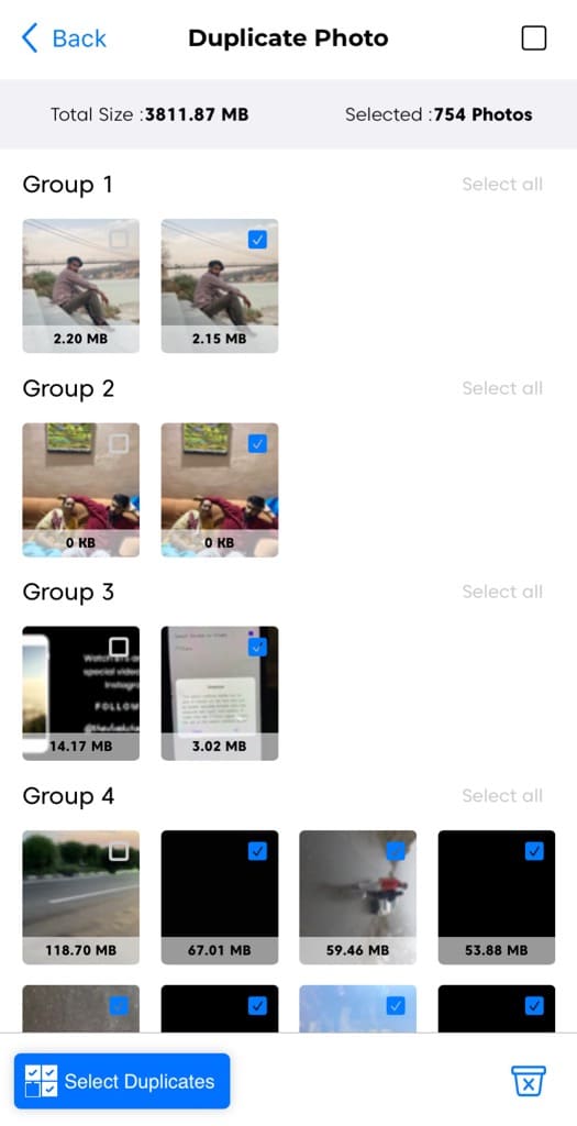 Delete duplicate photos using a third-party app