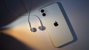 How to Connect 3.5mm Wired Earphones to iPhone
